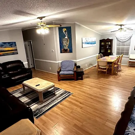 Ocean Lakes 4 Bedroom Cottage That Sleeps 10